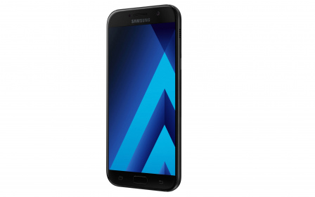 Samsung представляет новые смартфоны серии Galaxy A с защитой от воды и пыли по стандарту IP68