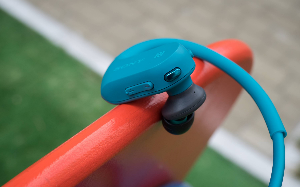 обзор спортивного плеера и беспроводных наушников Sony Walkman Nw